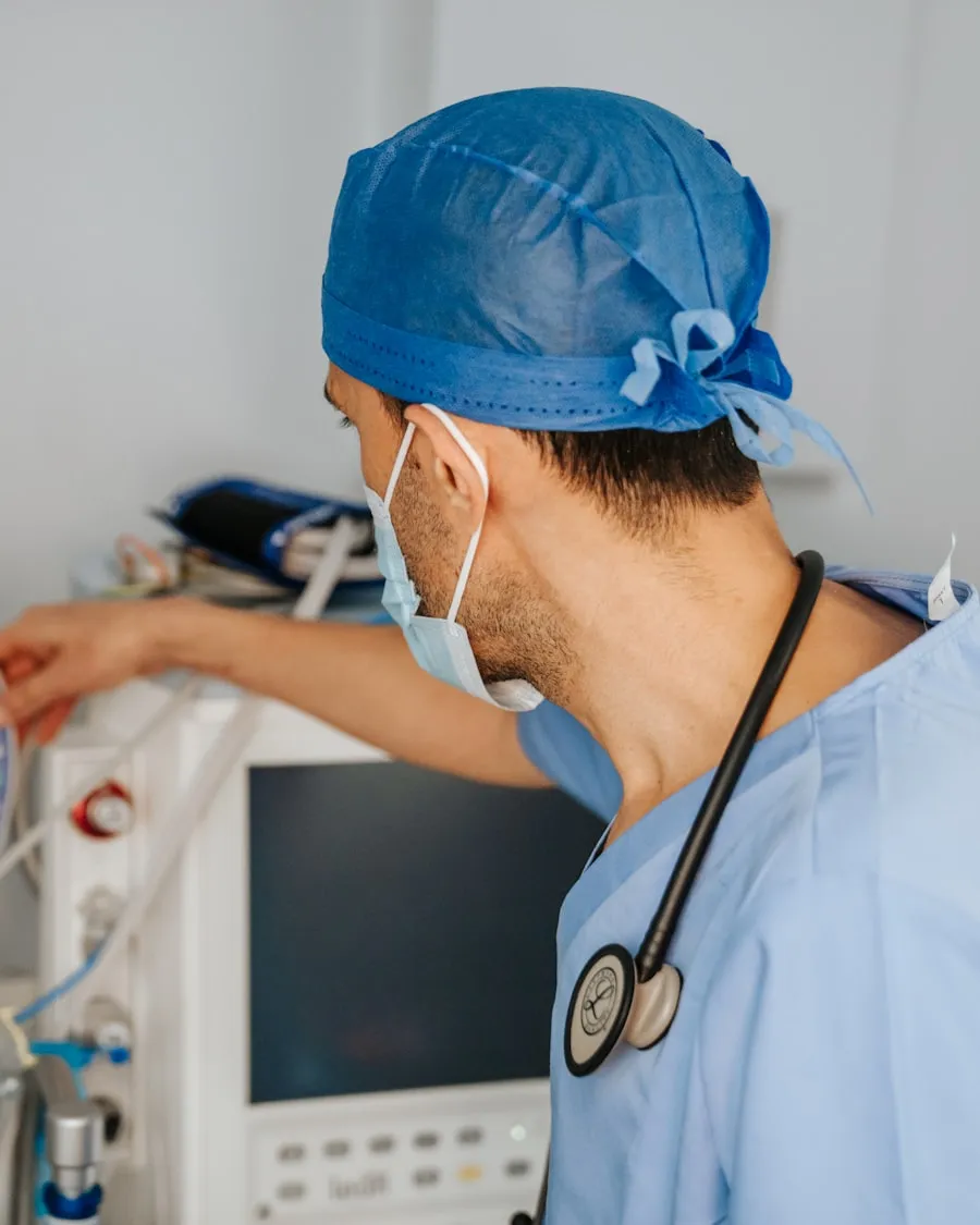 Profissional de saúde em ambiente hospitalar